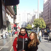 Yoli y Jonathan, de 'GH 15', en la Gran Vía madrileña