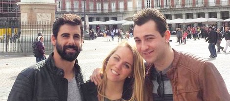 Jonathan, Yolanda y Vitín, de 'GH 15', en la Plaza Mayor de Madrid