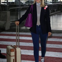 Carmen Lomana en el aeropuerto de Madrid para irse a 'Supervivientes 2015'