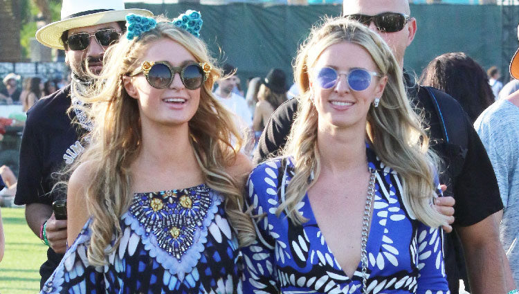 Paris y Nicky Hilton en el Festival de Coachella 2015