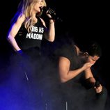 Drake sorprendido después del beso de Madonna en el Festival de Coachella 2015