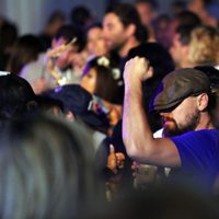 Leonardo DiCaprio bailando en el Festival de Coachella 2015