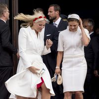 Mette-Marit de Noruega y Victoria de Suecia, a punto de salir volando en el 75 cumpleaños de Margarita de Dinamarca