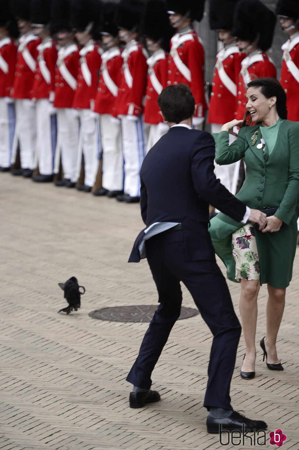 Joaquín y Marie de Dinamarca buscan el tocado de la Princesa Marie en el 75 cumpleaños de Margarita de Dinamarca