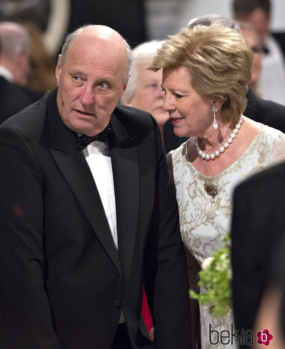 Harald de Noruega y Ana María de Grecia en la cena de gala por el 75 cumpleaños de Margarita de Dinamarca