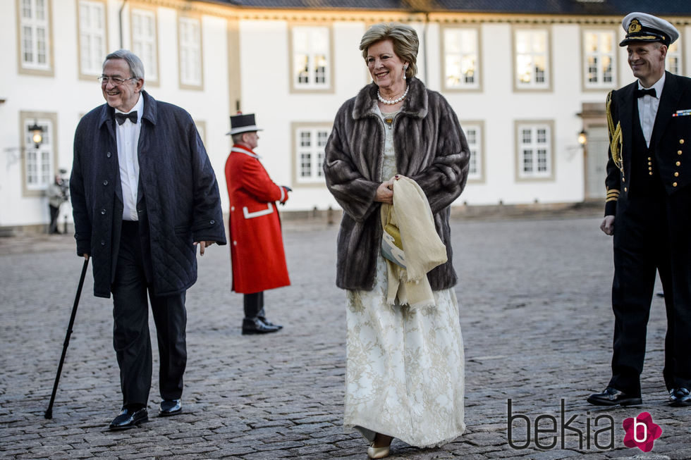 Constantino y Ana María de Grecia en la cena de gala por el 75 cumpleaños de Margarita de Dinamarca