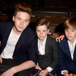 Brooklyn, Romeo y Cruz Beckham en el desfile de Burberry 'London in Los Angeles'