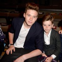 Brooklyn, Romeo y Cruz Beckham en el desfile de Burberry 'London in Los Angeles'