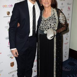 Zayn Malik y su madre en los Asian Awards 2015