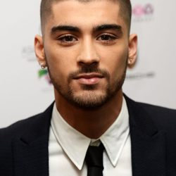 Zayn Malik con la cabeza rapada en los Asian Awards 2015