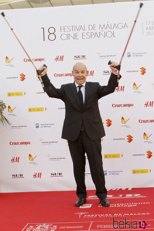 Antonio Resines y sus muletas en la inauguración del Festival de Málaga 2015