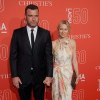 LIev Schreiber y Naomi Watts en la gala del 50 aniversario del LACMA