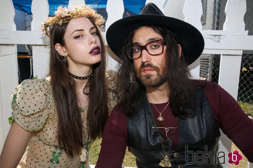 Charlotte Kemp Muhi y Sean Lennon del grupo 'The Ghost Of A Saber Tooth Tiger' en el Coachella 2015