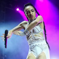 FKA Twigs actuando en el segundo fin de semana del Coachella 2015