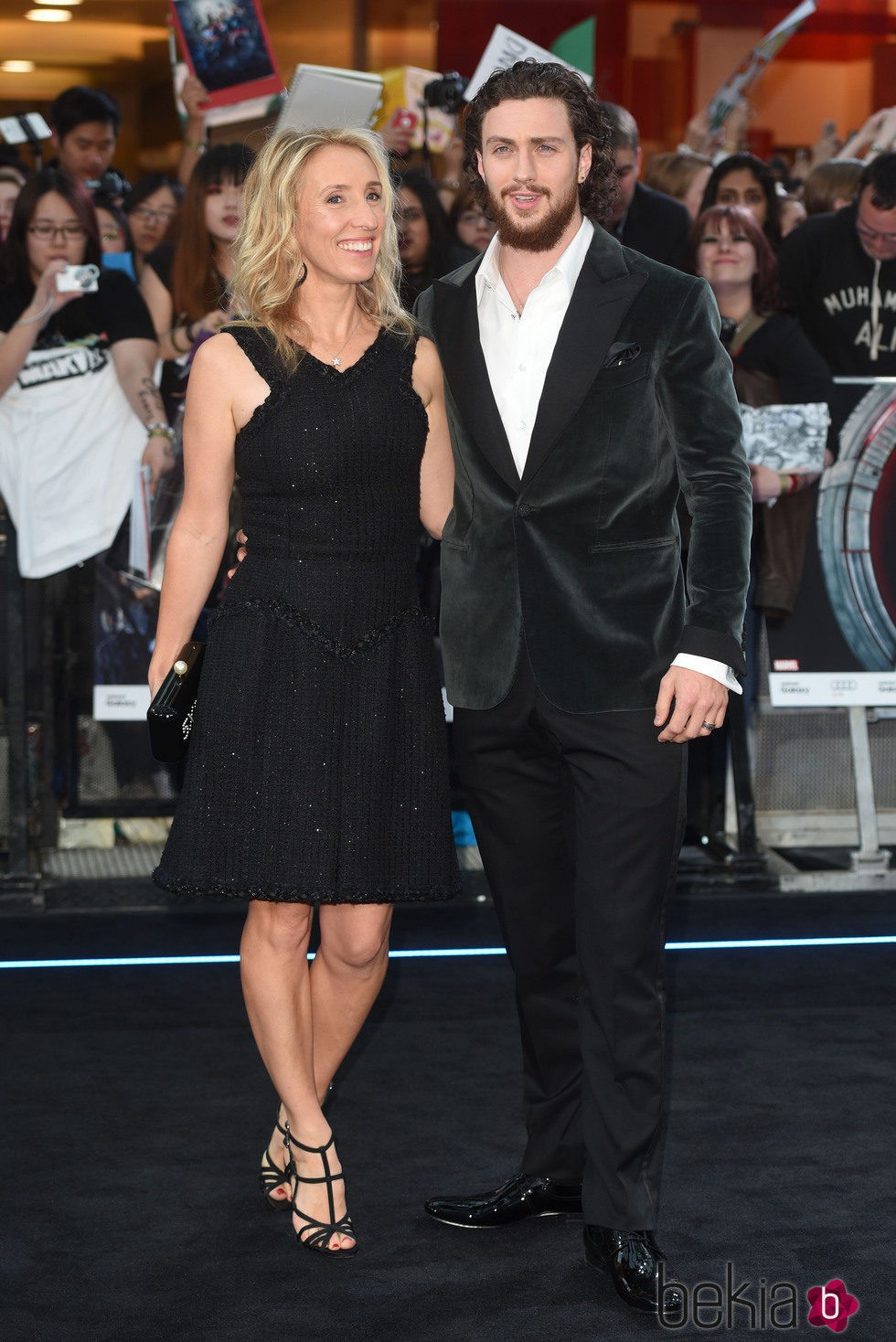 Aaron Taylor-Johnson y Sam Taylor-Johnson en el estreno de 'Los Vengadores: la era de Ultron' en Londres