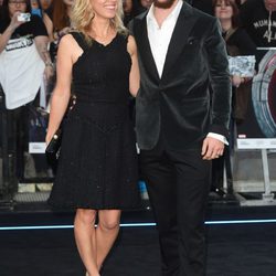 Aaron Taylor-Johnson y Sam Taylor-Johnson en el estreno de 'Los Vengadores: la era de Ultron' en Londres