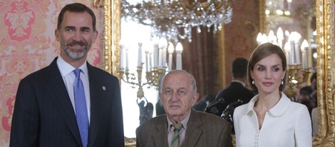 Los Reyes Felipe y Letizia con Juan Goytisolo en el almuerzo previo al Premio Cervantes 2014