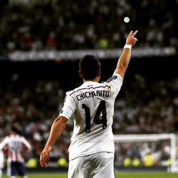 Chicharito celebrando el gol de la victoria del Real Madrid frente al Atlético de Madrid