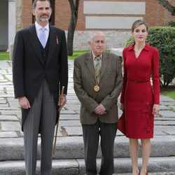 Los Reyes Felipe y Letizia y Juan Goytisolo en la entrega del Premio Cervantes 2014