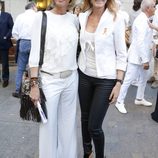 Arancha de Benito y Sandra Ibarra en el funeral de María Pineda en Madrid