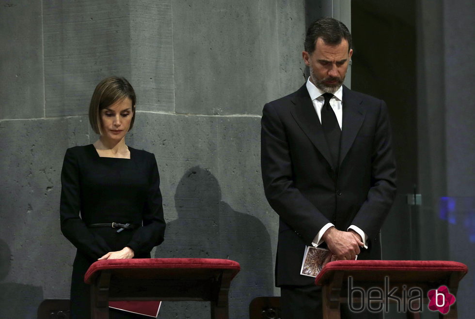 Los Reyes Felipe y Letizia en el funeral institucional por las víctimas del accidente de avión de Germanwings