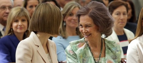 La Reina Letizia y la Reina Sofía, muy cómplices en los Premios Reina Sofía 2014 del Real Patronato sobre Discapacidad