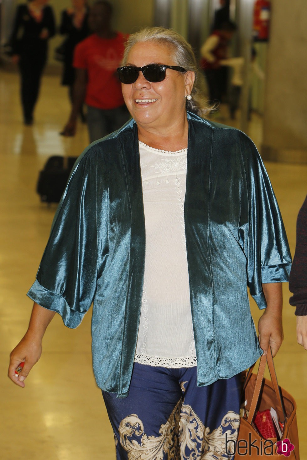 Carmen Gahona en el aeropuerto de Madrid a su vuelta de 'Supervivientes 2015'