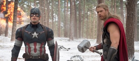 Chris Evans y Chris Hemsworth en una escena de 'Vengadores: La era de Ultron'