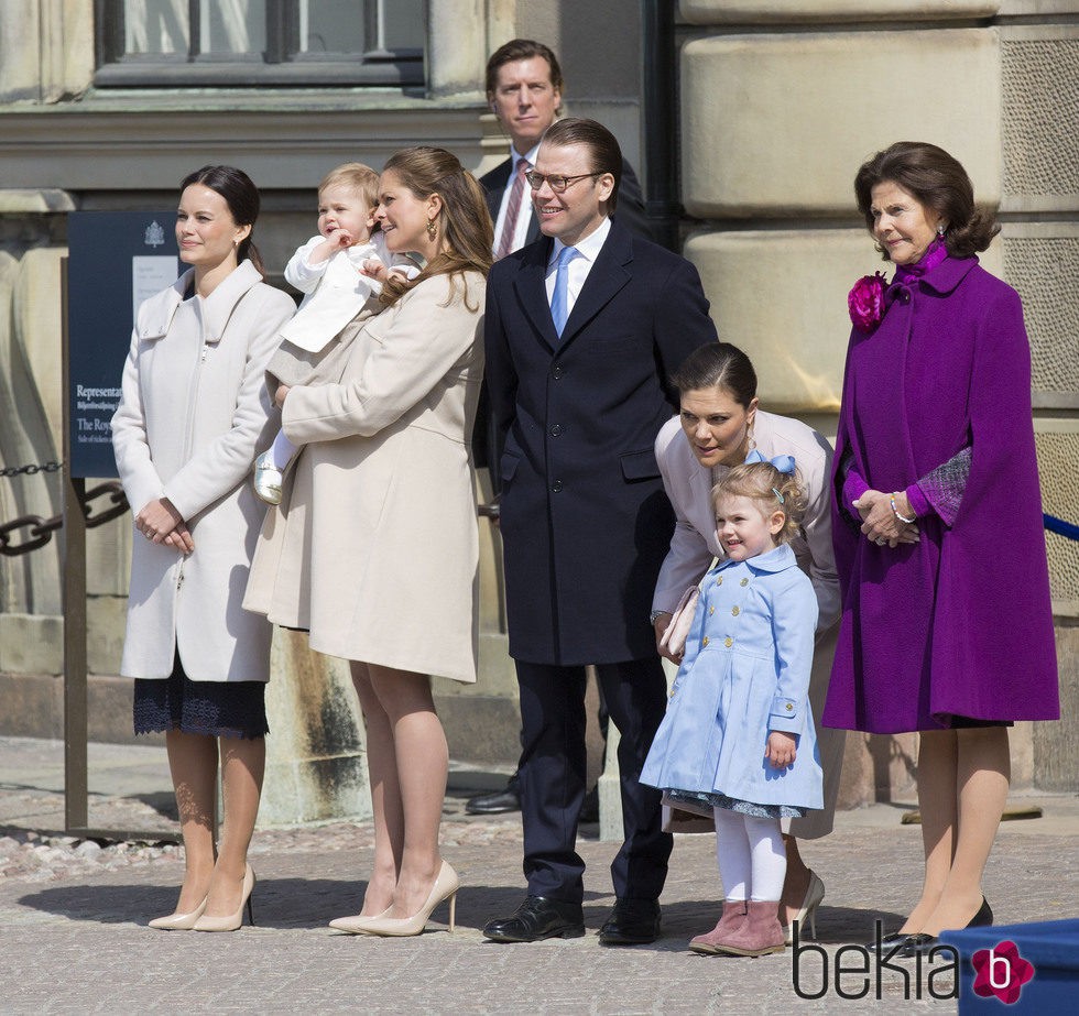 La Familia Real de Suecia en el acto de celebración del sesenta y nueve cumpleaños del Rey Carlos Gustavo