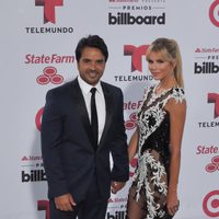 Luis Fonsi y Águeda López en los Billboard Latin Music Awards 2015