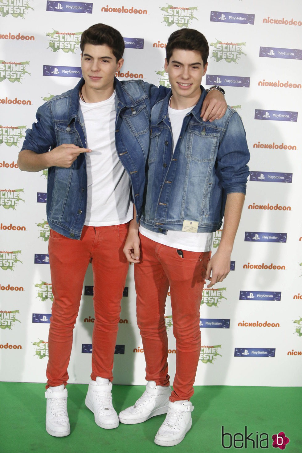 El grupo 'Gemeliers' en la gala de los Nickelodeon Slime Fest 2015