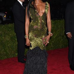 Naomi Campbell en la alfombra roja de la Gala del Met 2015