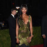 Naomi Campbell en la alfombra roja de la Gala del Met 2015