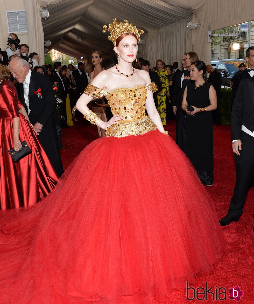 Karen Elson en la alfombra roja de la Gala del Met 2015