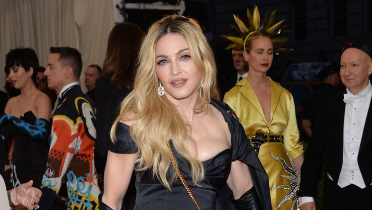 Madonna en la alfombra roja de la Gala del Met 2015