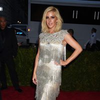 Ellie Goulding en la alfombra roja de la Gala del Met 2015