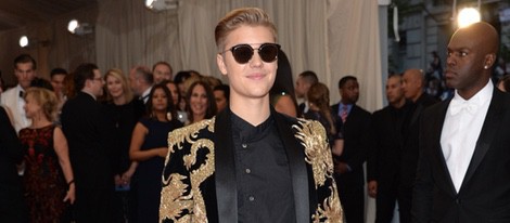 Justin Bieber en la alfombra roja de la Gala del Met 2015