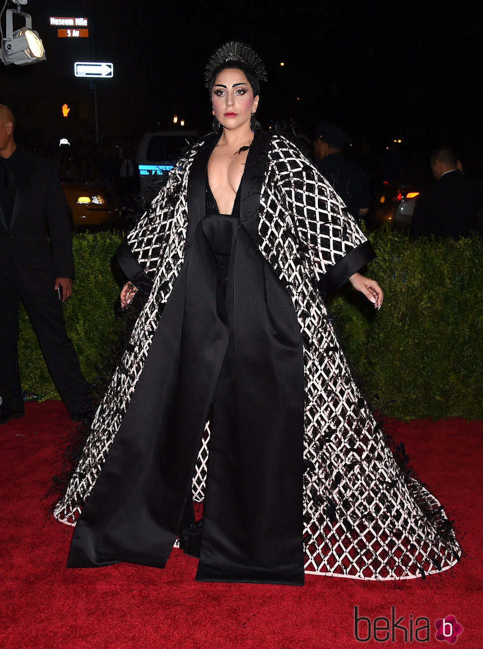 Lady Gaga en la alfombra roja de la Gala MET 2015