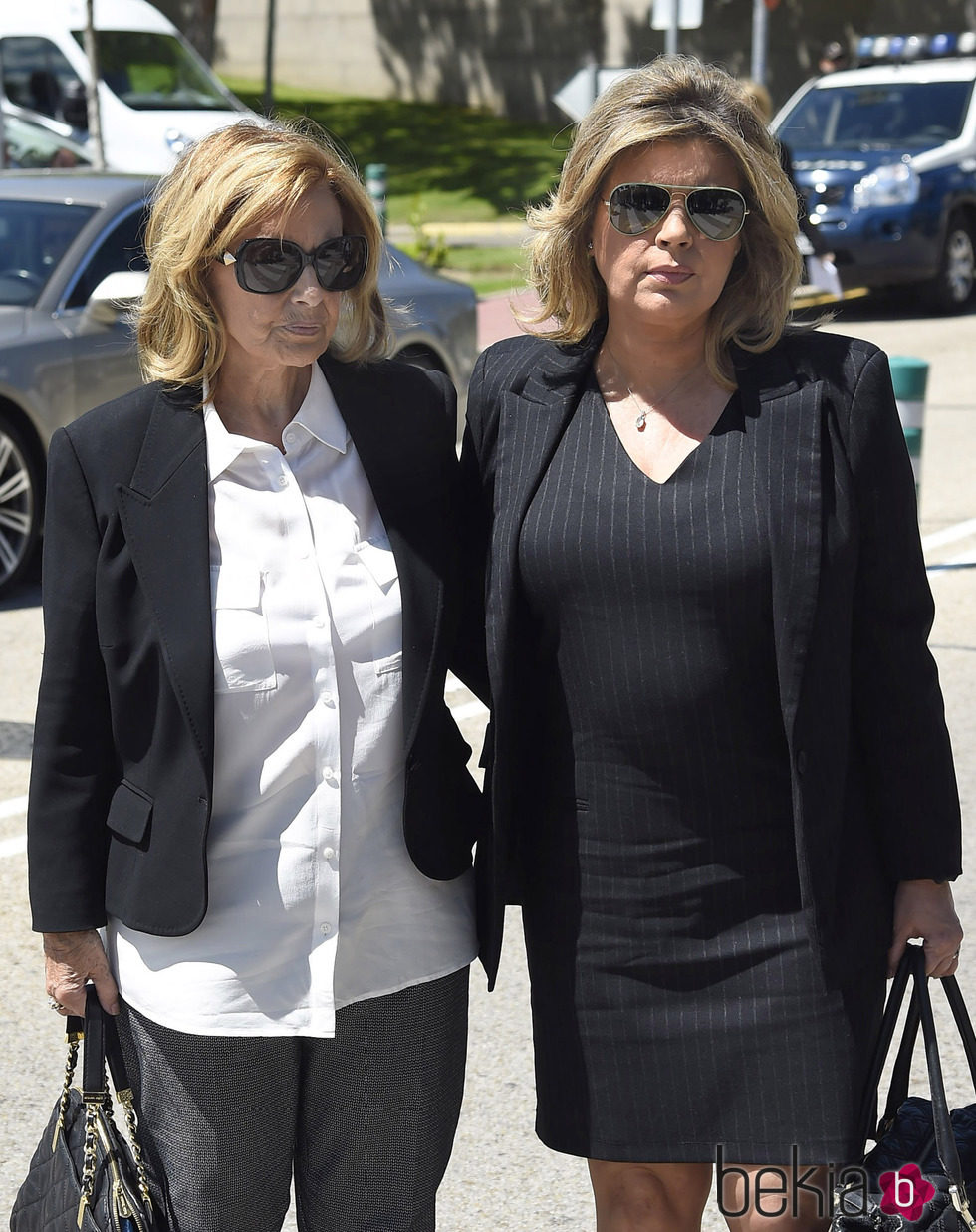 María Teresa Campos y Terelu Campos en la capilla ardiente de Jesús Hermida