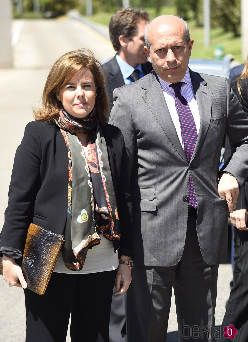 Soraya Sáenz de Santamaría y José Ignacio Wert en la capilla ardiente de Jesús Hermida