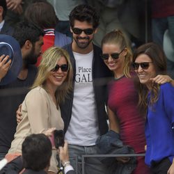 Manuela Vellés y Miguel Ángel Muñoz con sus fans en el Madrid Open 2015