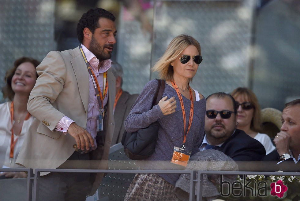 Eugenia Martínez de Irujo con un amigo en el Open de Madrid 2015