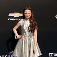 Raffey Cassidy en el estreno de 'Tomorrowland' en Anaheim