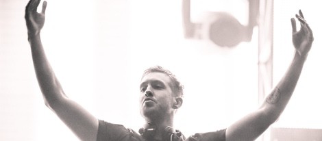 Calvin Harris actuando en el 102.7 KIIS FM Wango Tango 2015