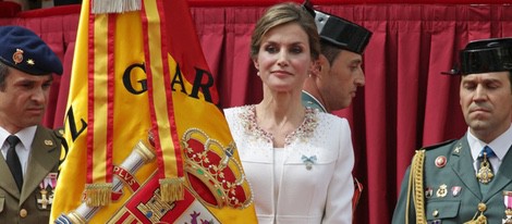 La Reina Letizia en la entrega de la Enseña Nacional a la Guardia Civil en Vitoria