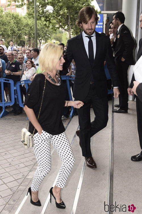 Amaia Salamanca luce embarazo en el Bernabéu junto a Rosauro Varo