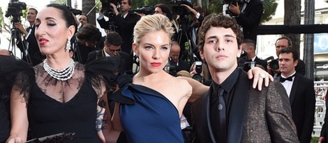 Rossy de Palma, Sienna Miller y Xavier Dolan en la inauguración del Festival de Cannes 2015