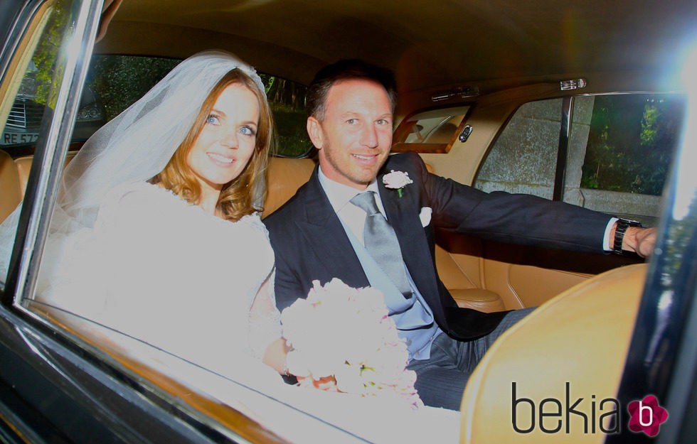 Geri Halliwell y Christian Horner se marchan de la iglesia al finalizar su boda