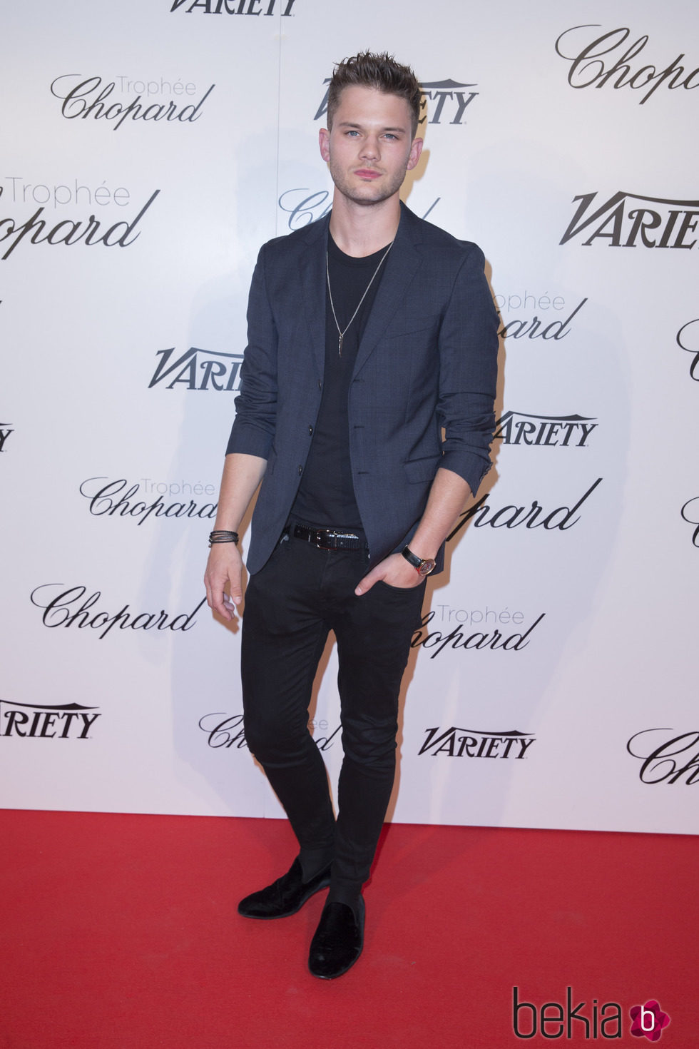 Jeremy Irvine en la gala del Trofeo Chopard del Festival de Cannes 2015