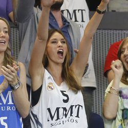 Helen Lindes vibrando con la victoria del Real Madrid en la Euroliga 2015